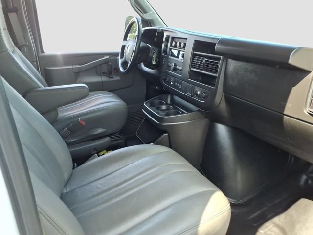 Used 2023 Chevrolet Express 3500 w/ Driver Convenience Package RWD image 18