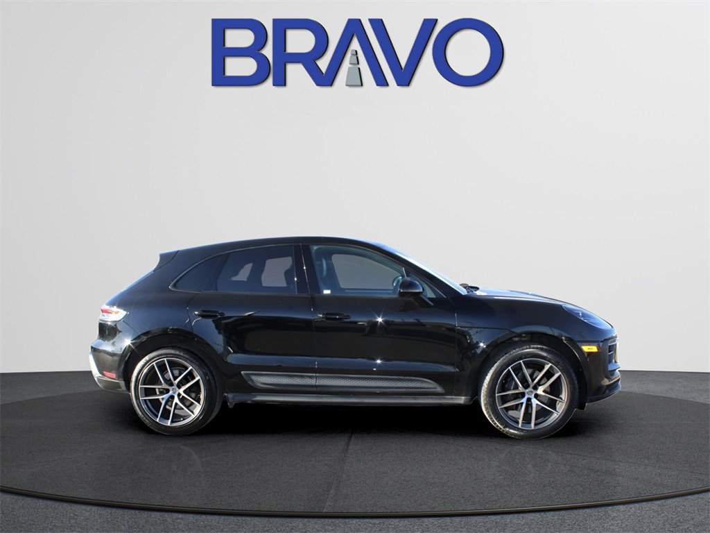 Used 2023 Porsche Macan Turbo image 4