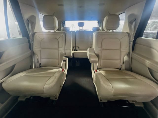 Used 2021 Lincoln Navigator Reserve w/ Luxury Package RWD image 26
