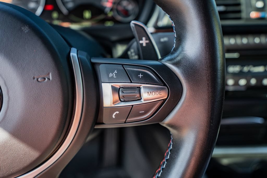 Used 2020 BMW M4 Coupe w/ Competition Package RWD image 25