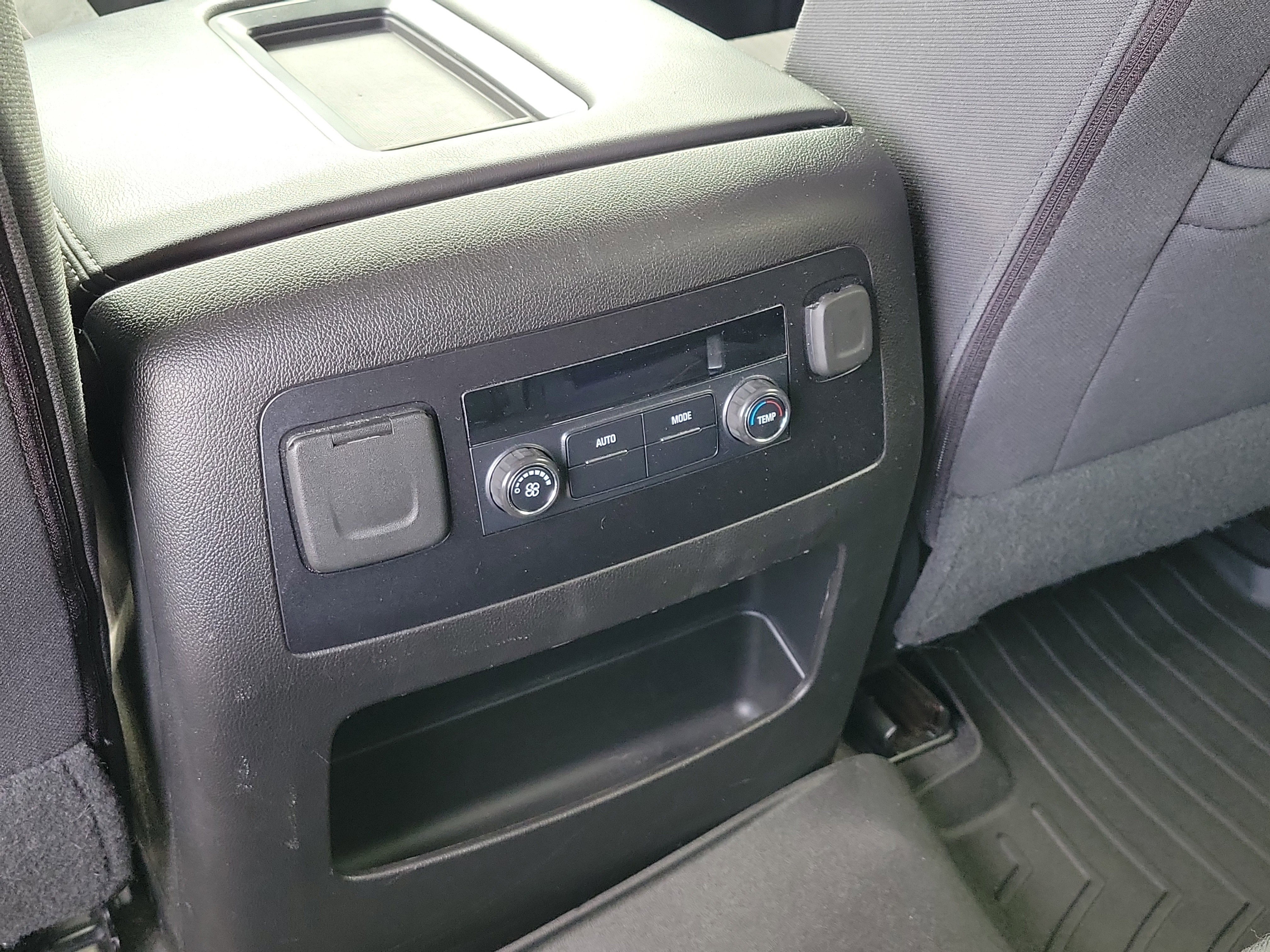 Used 2019 GMC Yukon SLE w/ Convenience Package RWD image 15