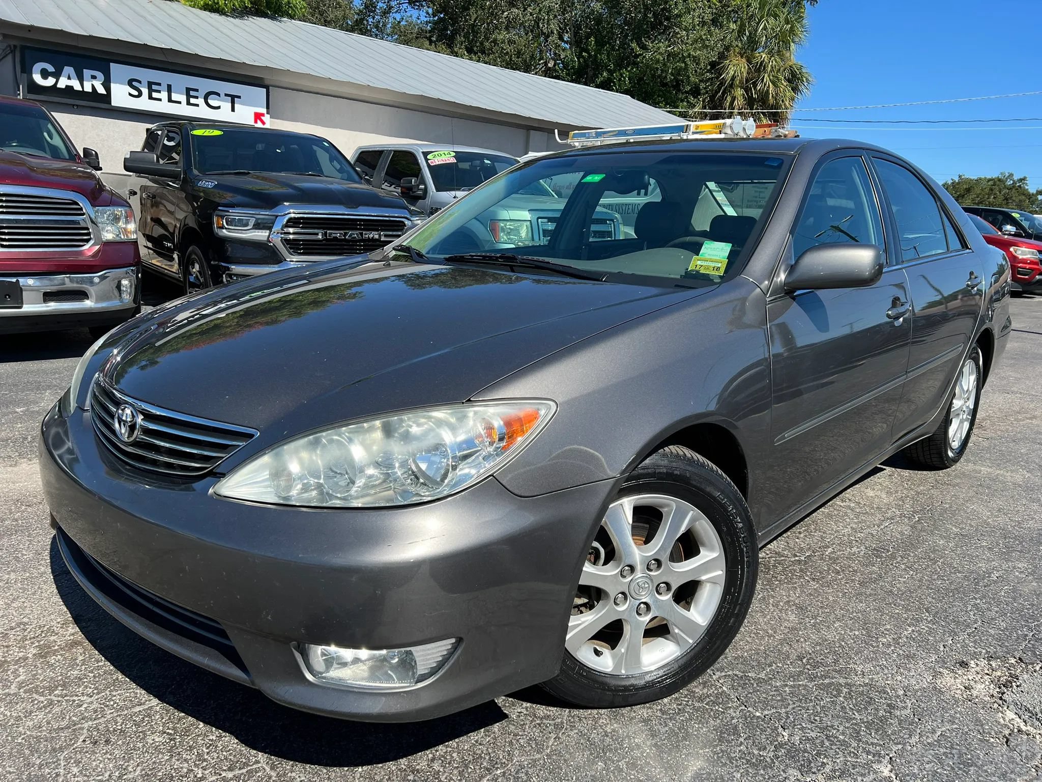 Used 2005 Toyota Camry XLE w/ VSC & Side Airbag Pkg