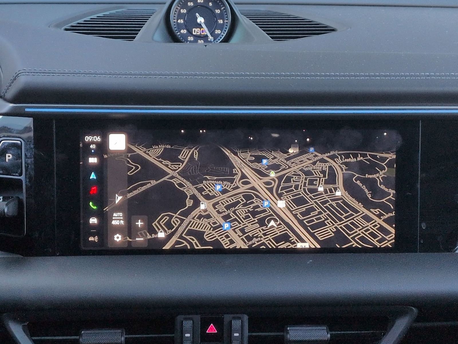 Certified 2025 Porsche Macan 4 Electric image 19