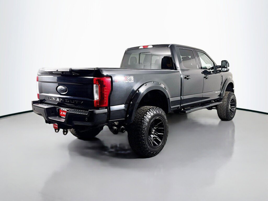 Used 2017 Ford F250 Lariat w/ FX4 Off-Road Package image 5