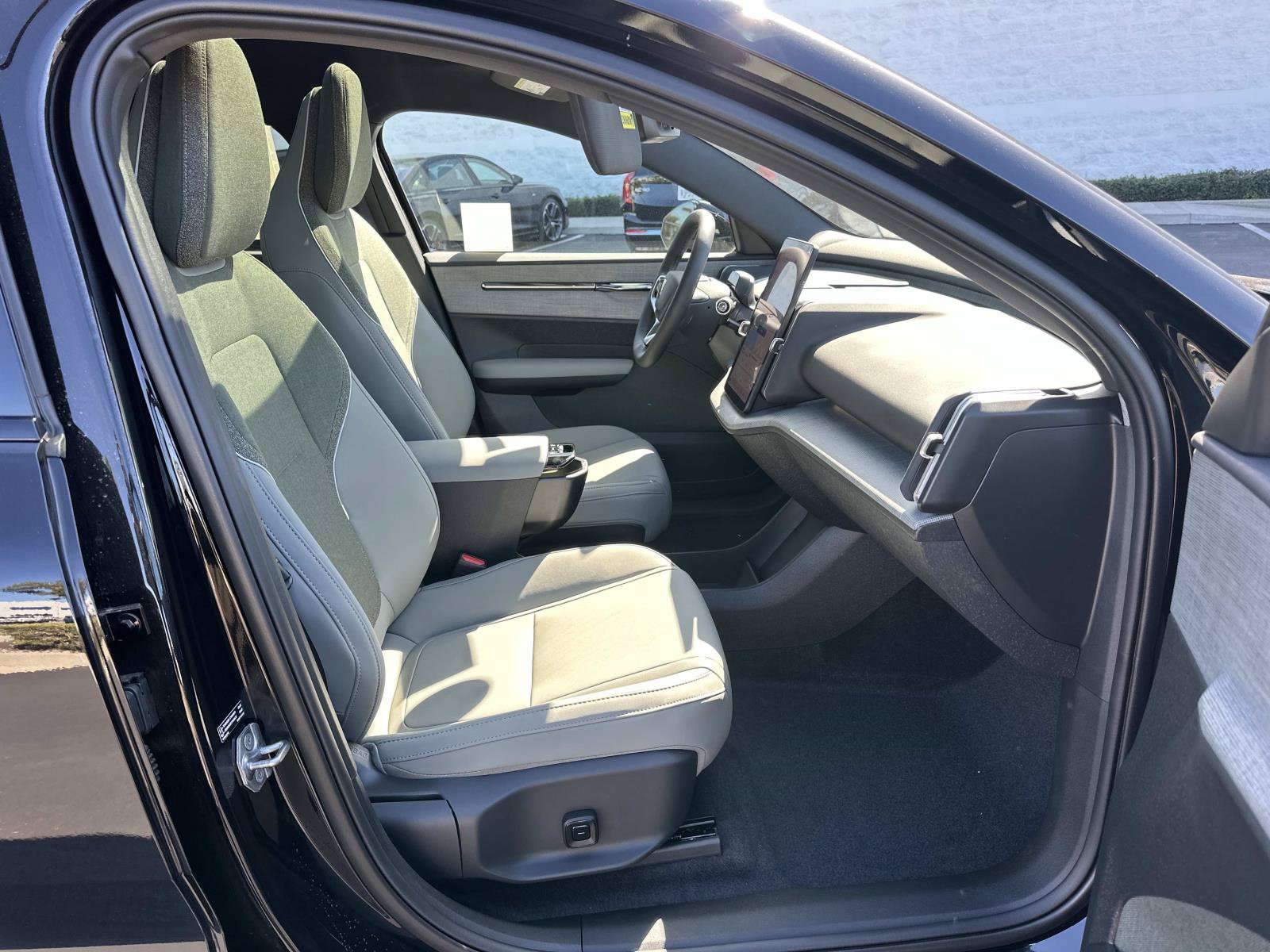 New 2026 Volvo EX30 Plus w/ Climate Package AWD/4WD image 20