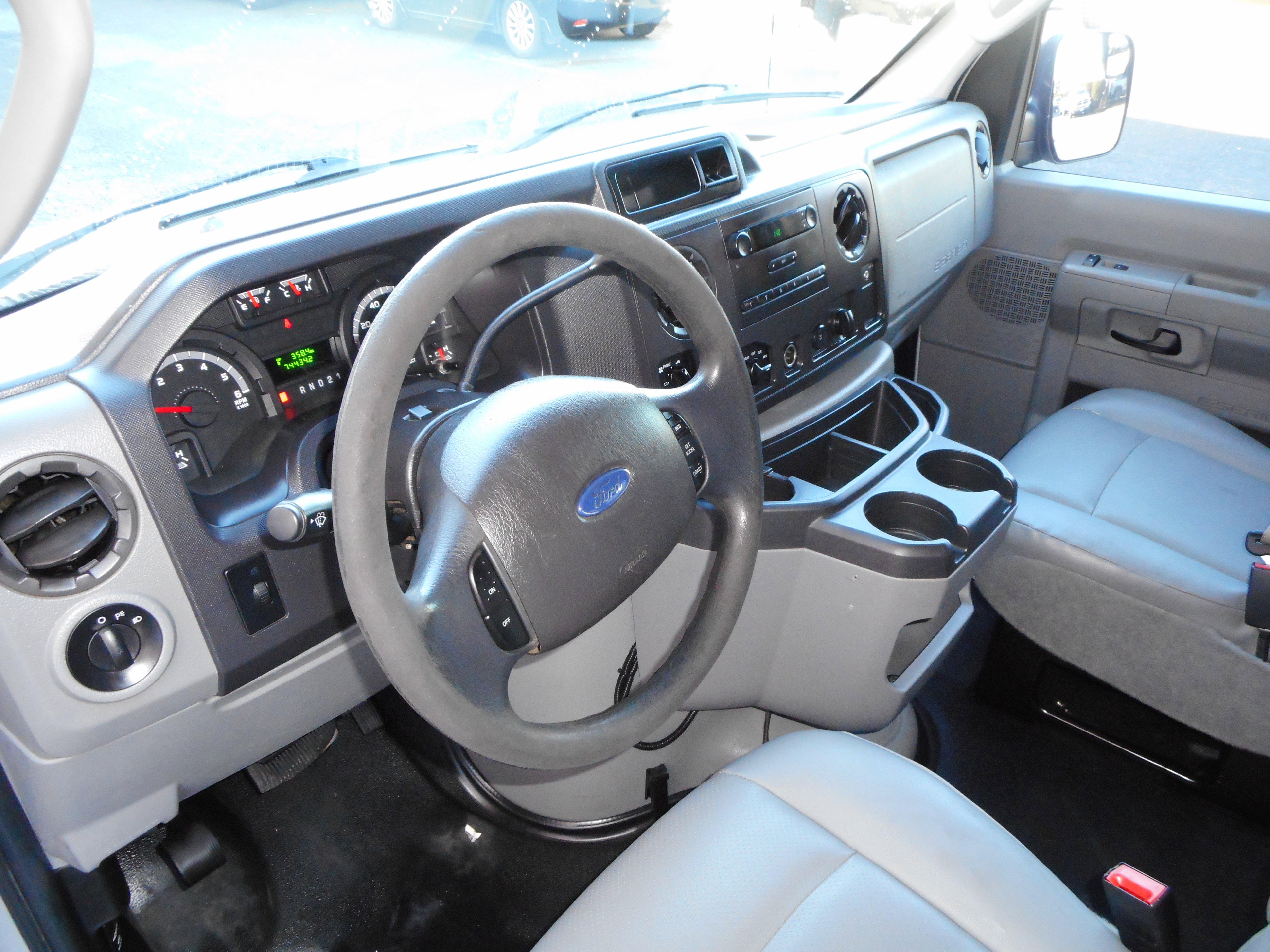 Used 2012 Ford E-350 and Econoline 350 XL w/ PWR Windows & Locks Group image 16