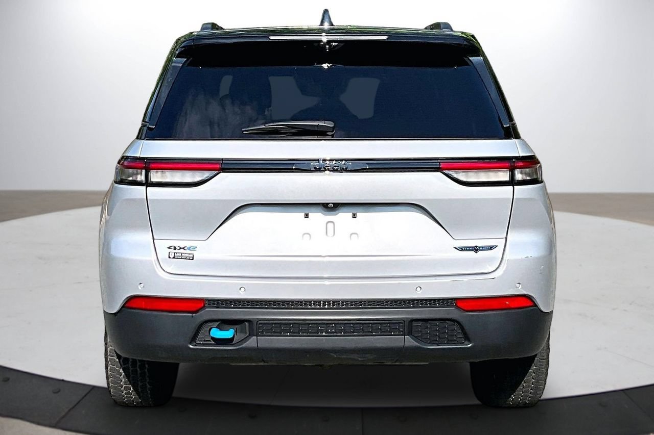 Used 2023 Jeep Grand Cherokee Trailhawk w/ Advanced Protech Group II AWD/4WD image 8