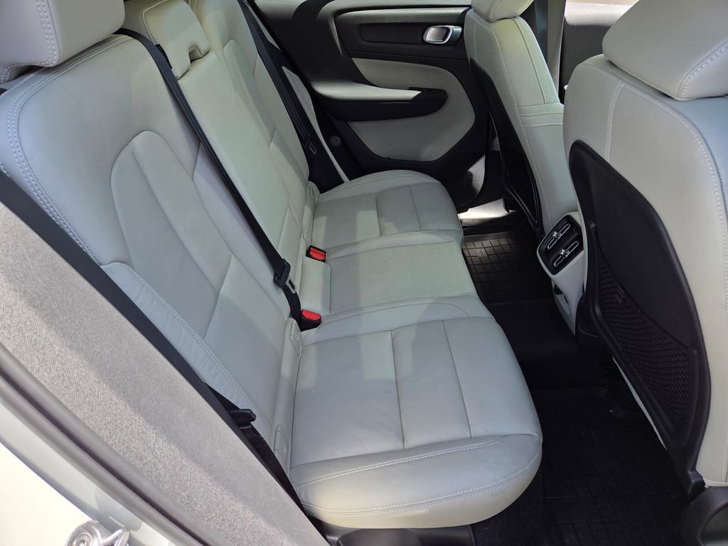Used 2022 Volvo XC40 T5 Inscription w/ Advanced Package AWD/4WD image 15