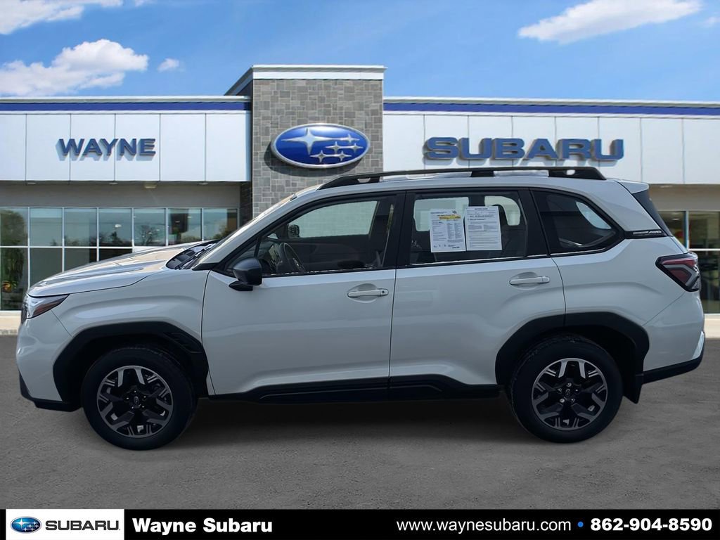 Used 2025 Subaru Forester Base image 5