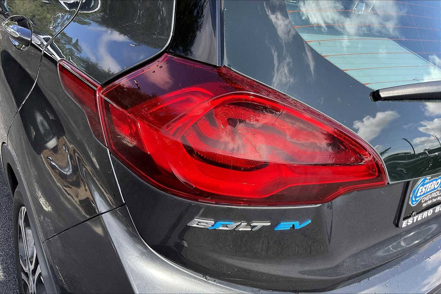 Used 2017 Chevrolet Bolt Premier w/ Driver Confidence II Package image 27