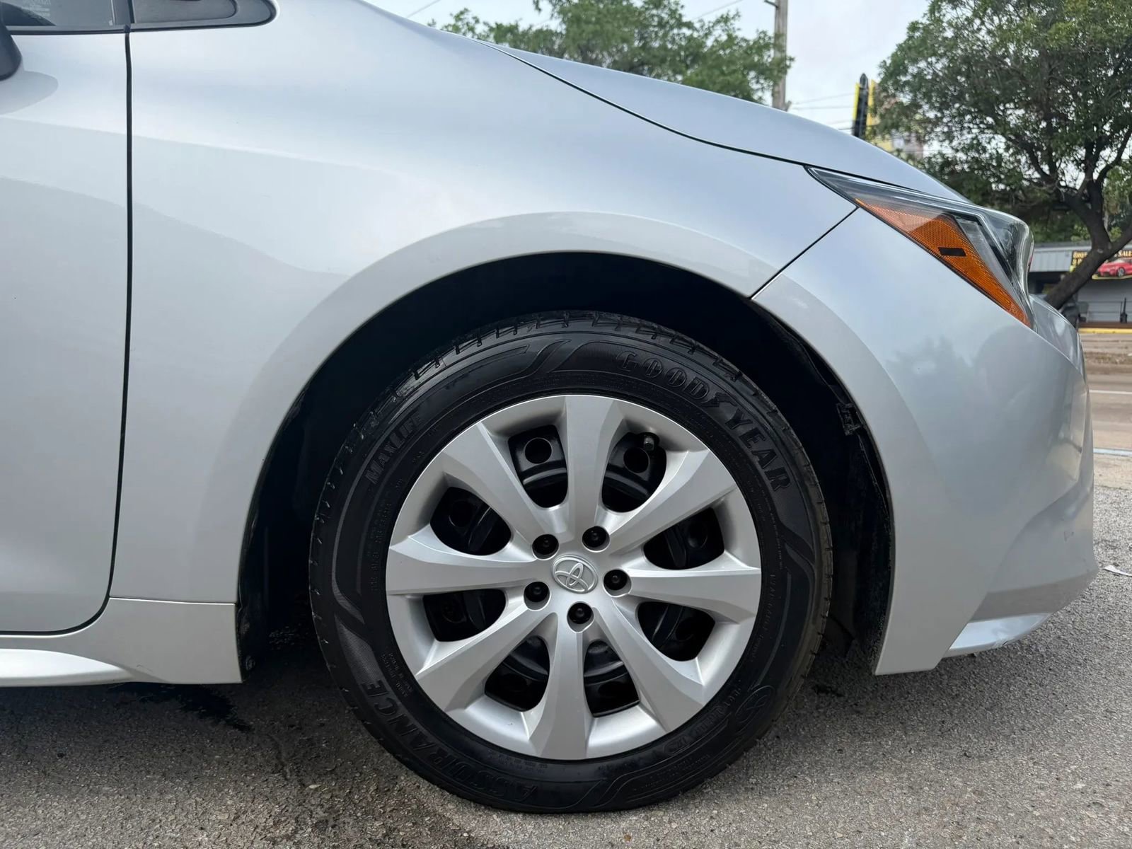 Used 2021 Toyota Corolla LE FWD image 36
