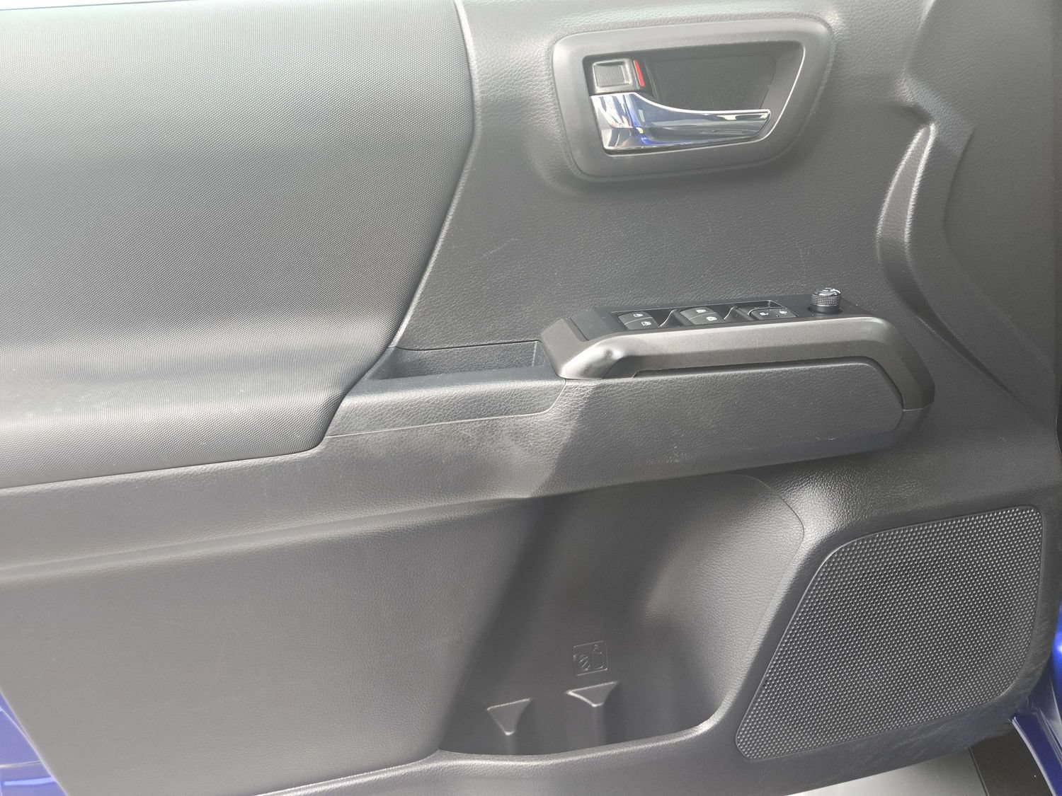 Used 2022 Toyota Tacoma TRD Sport w/ Technology Package RWD image 16