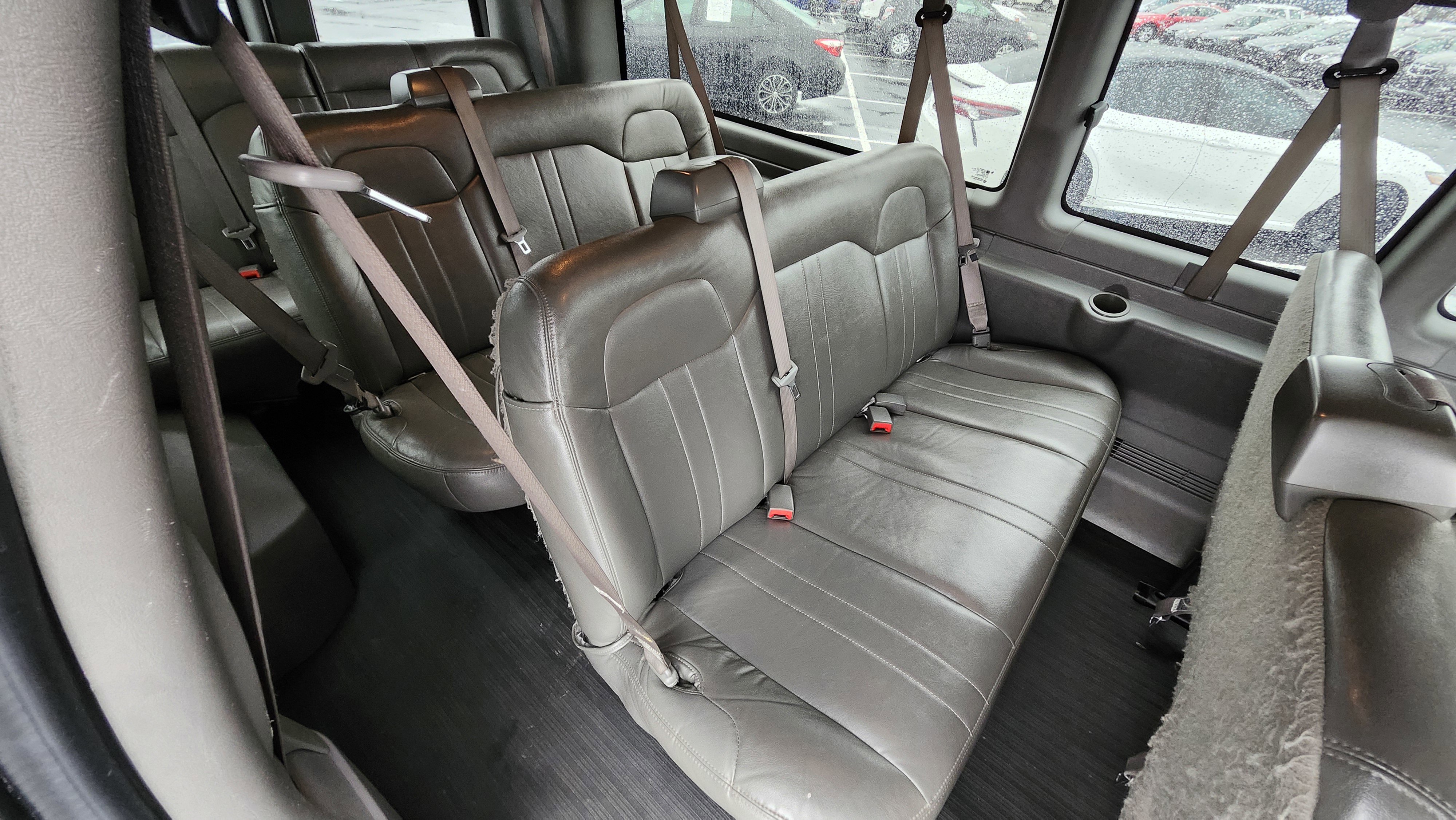 Used 2022 Chevrolet Express 3500 LS image 19