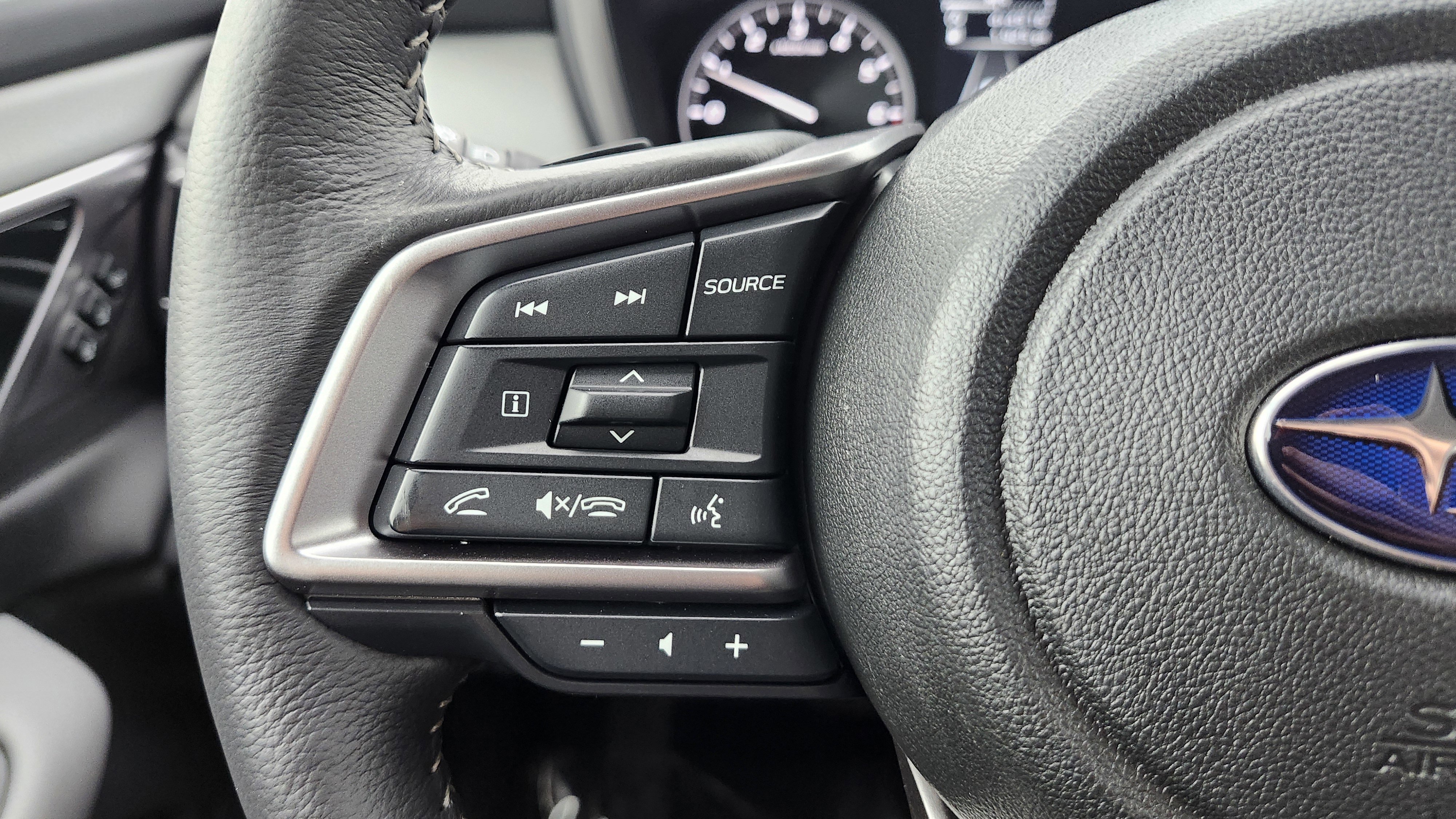 Used 2025 Subaru Outback Limited XT image 36