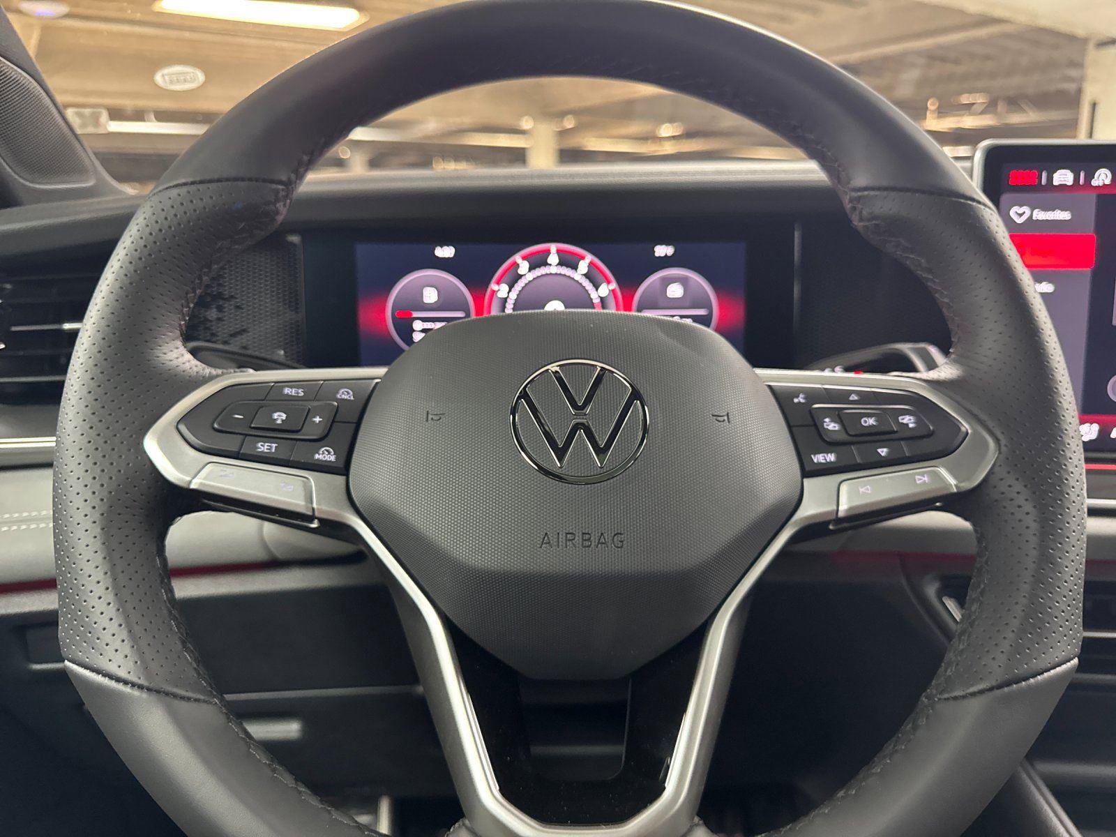 New 2026 Volkswagen Tiguan SE R-Line AWD/4WD image 22