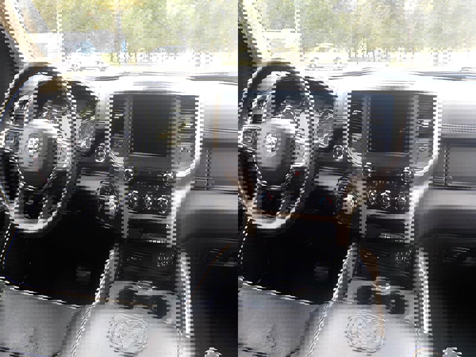 Used 2019 RAM 1500 Laramie image 12