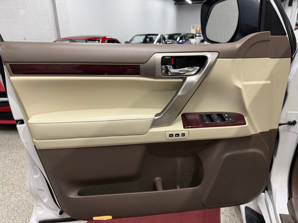 Used 2012 Lexus GX 460 w/ Comfort Plus Pkg image 19