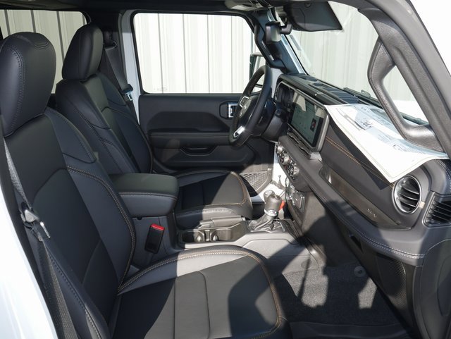 Used 2024 Jeep Wrangler Sahara w/ Technology Group image 28