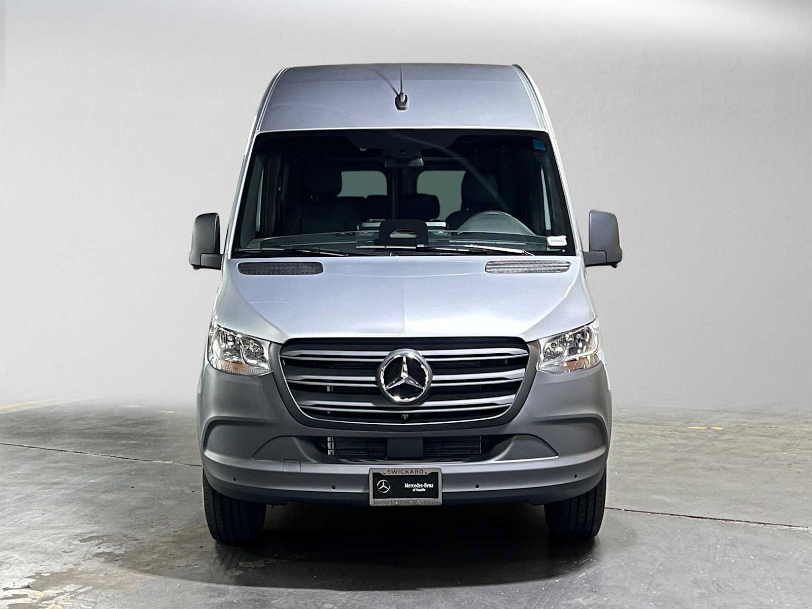 Used 2025 Mercedes-Benz Sprinter 2500 image 8