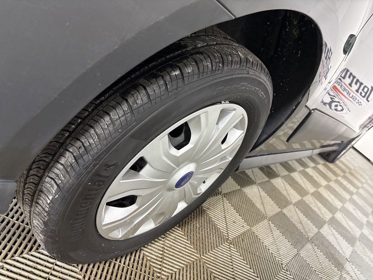 Used 2022 Ford Transit Connect XL image 27