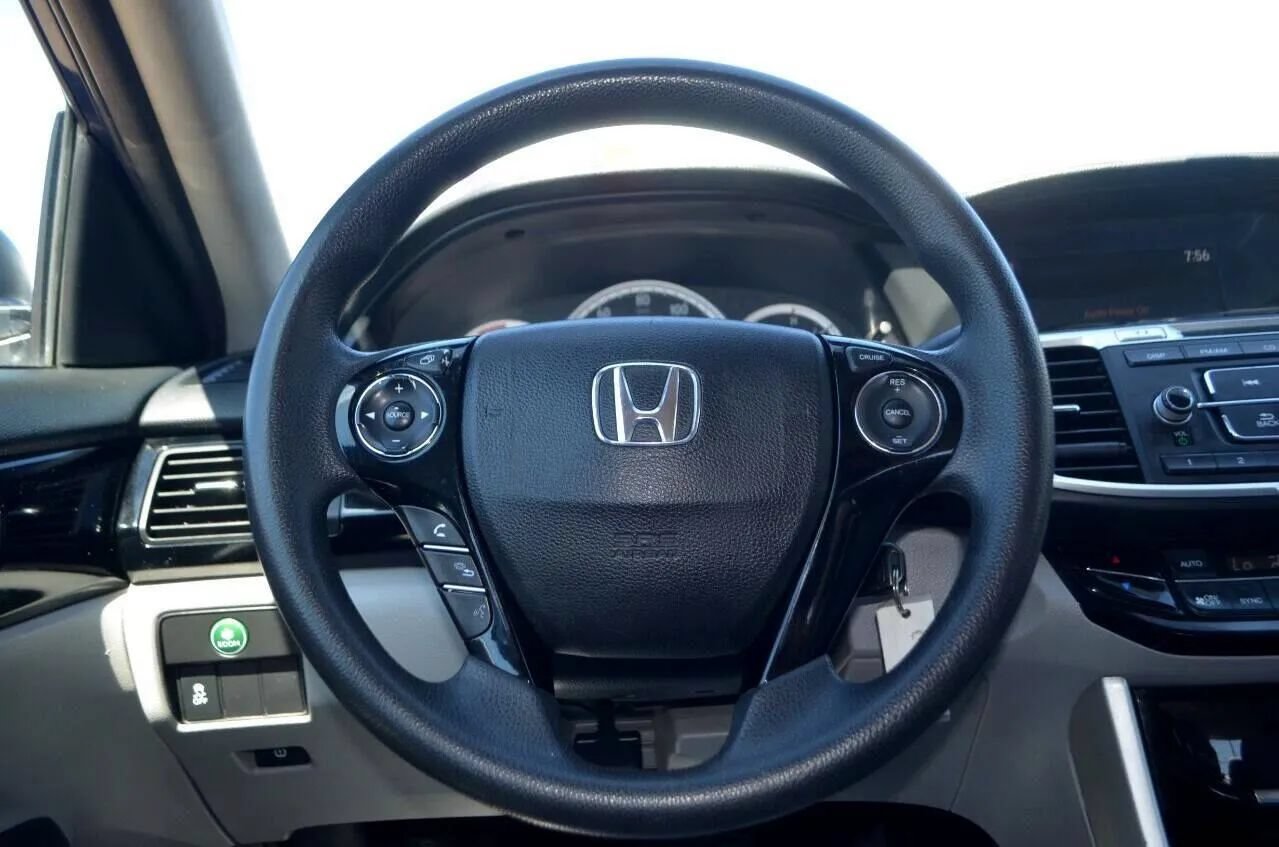 Used 2017 Honda Accord LX image 13