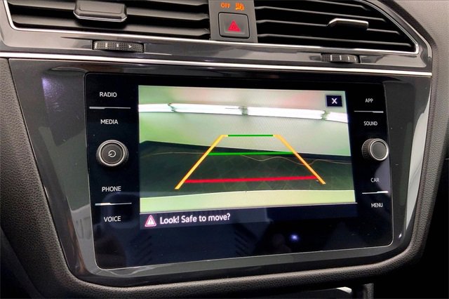 Certified 2023 Volkswagen Tiguan SE w/ Panoramic Sunroof Package image 21