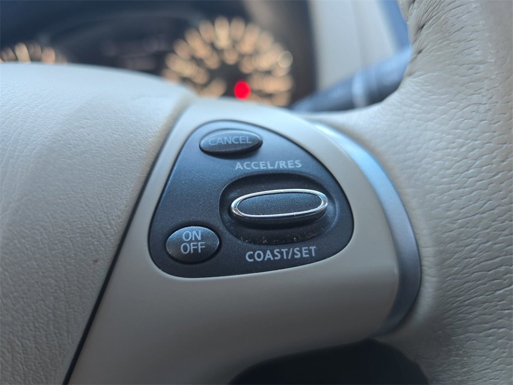 Used 2015 Nissan Pathfinder Platinum image 19