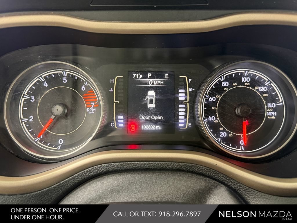 Used 2017 Jeep Cherokee Sport FWD image 23