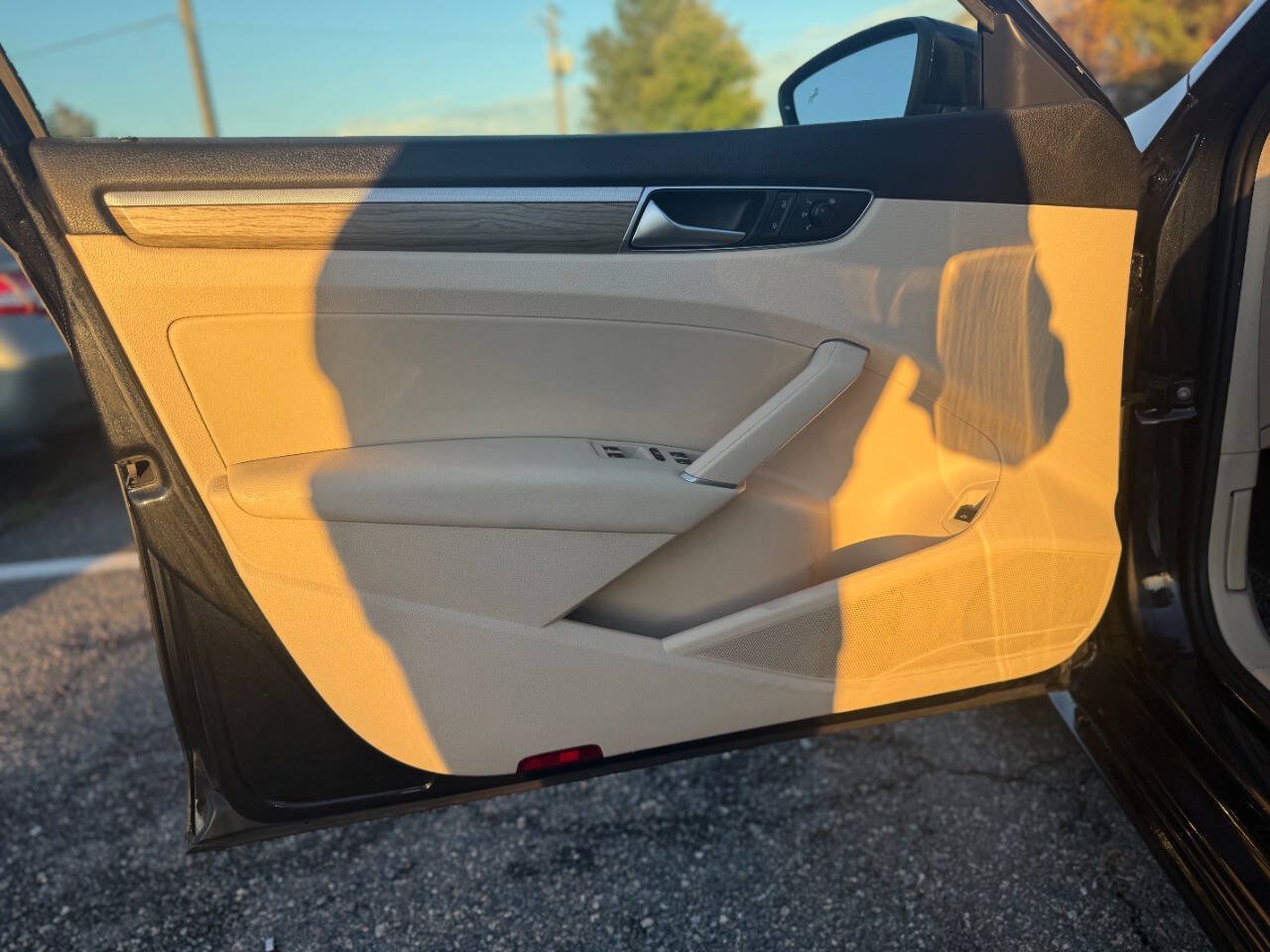 Used 2018 Volkswagen Passat 2.0T SE FWD image 9