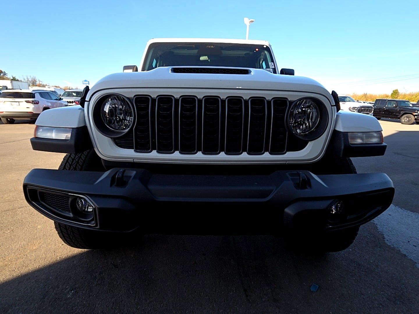 New 2026 Jeep Gladiator Sport AWD/4WD image 2