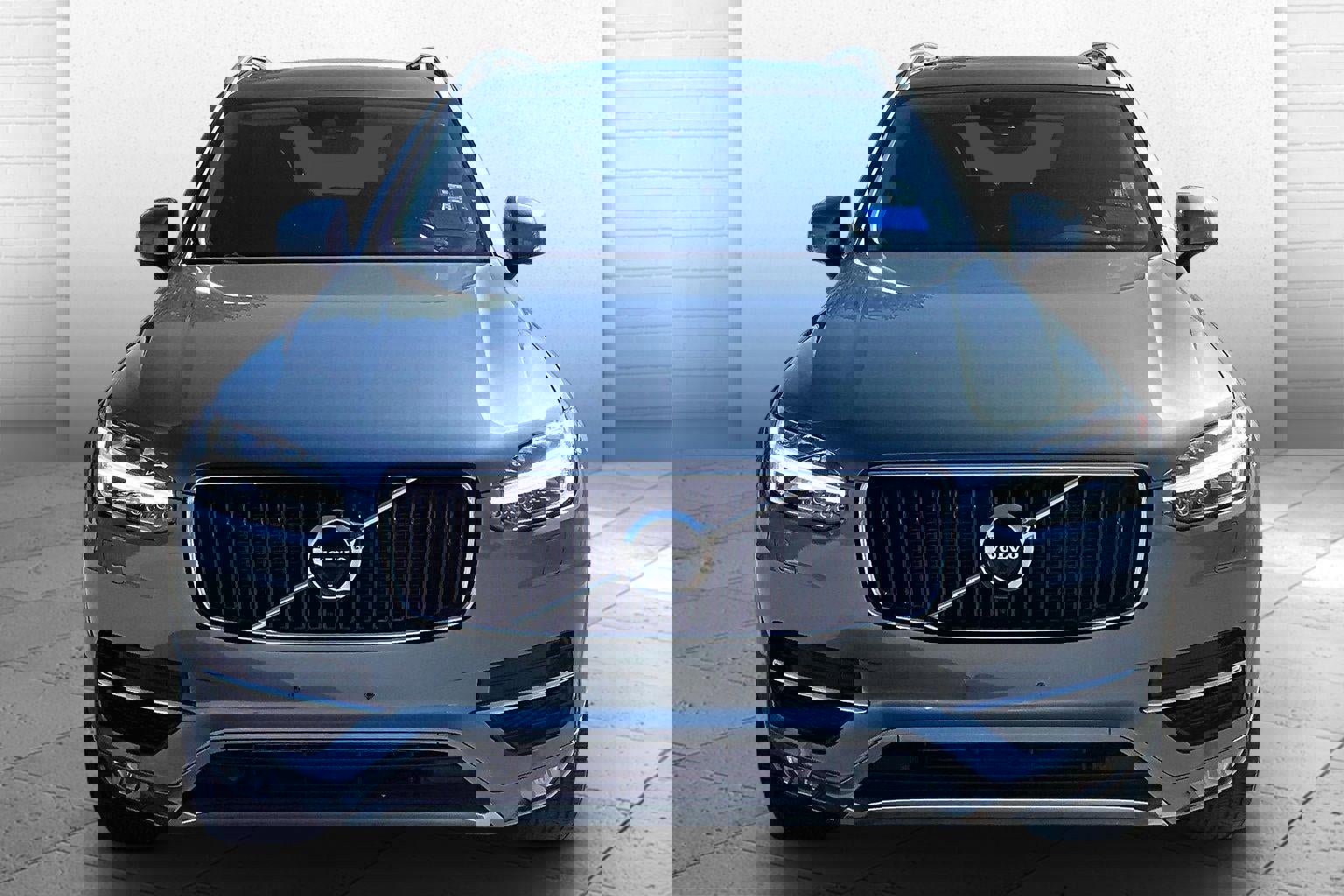 Used 2018 Volvo XC90 T6 Momentum w/ Convenience Package image 2