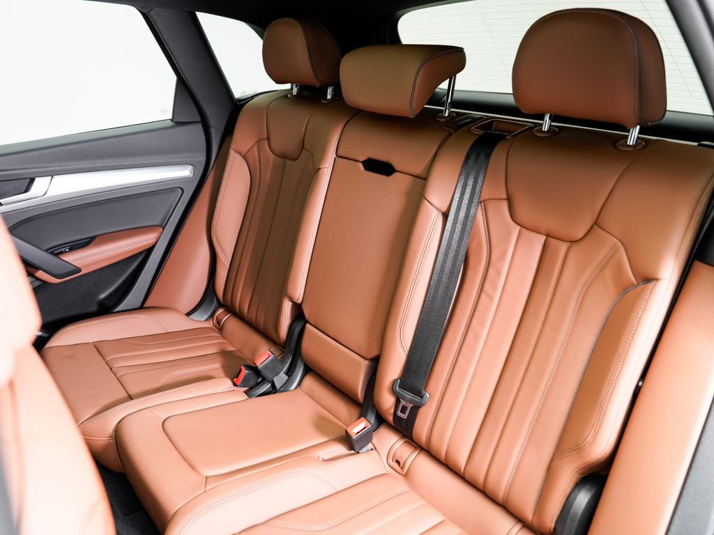 Certified 2024 Audi Q5 2.0T Premium Plus w/ Premium Plus Package AWD/4WD image 21