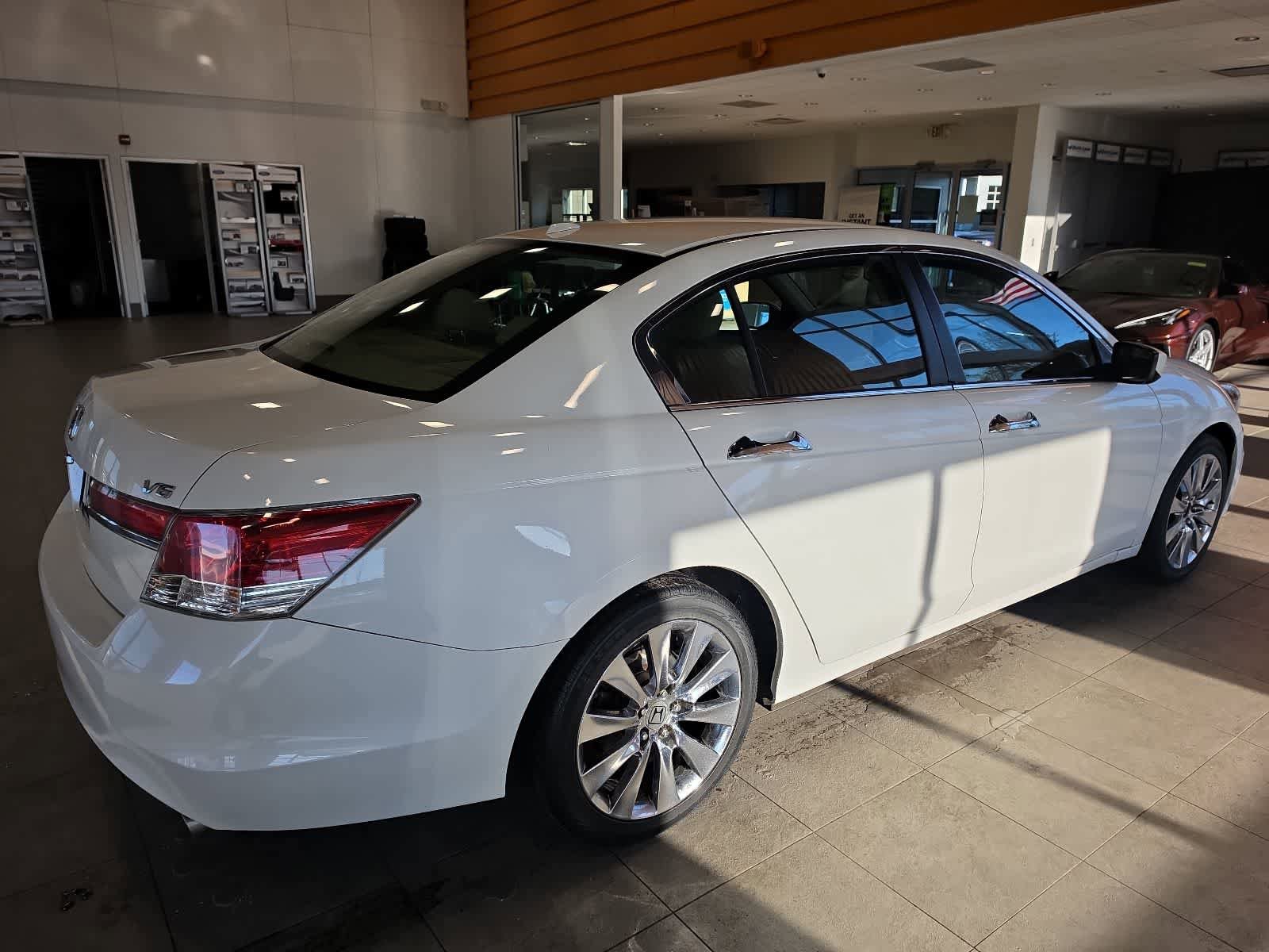 Used 2011 Honda Accord EX-L image 7