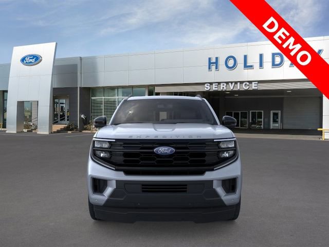 New 2025 Ford Expedition Active image 6