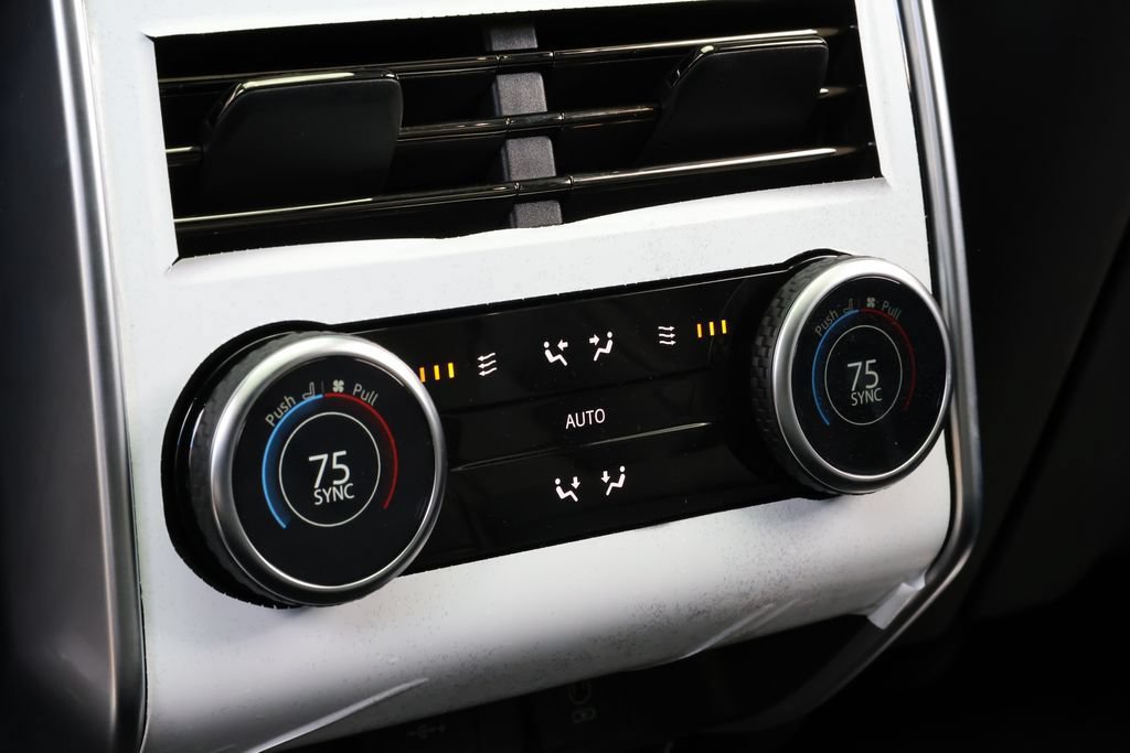 New 2026 Land Rover Range Rover SE AWD/4WD image 13