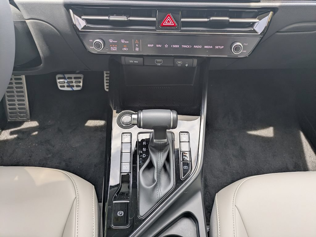 Used 2025 Kia Niro EX Touring FWD image 19