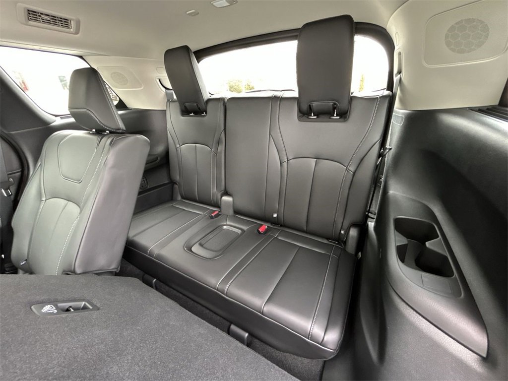 New 2026 INFINITI QX60 Luxe w/ Cargo Package image 14