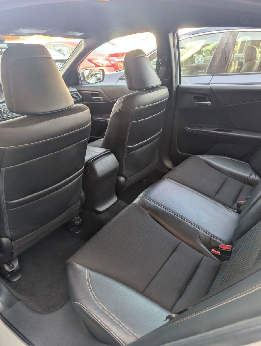 Used 2017 Honda Accord Sport image 9