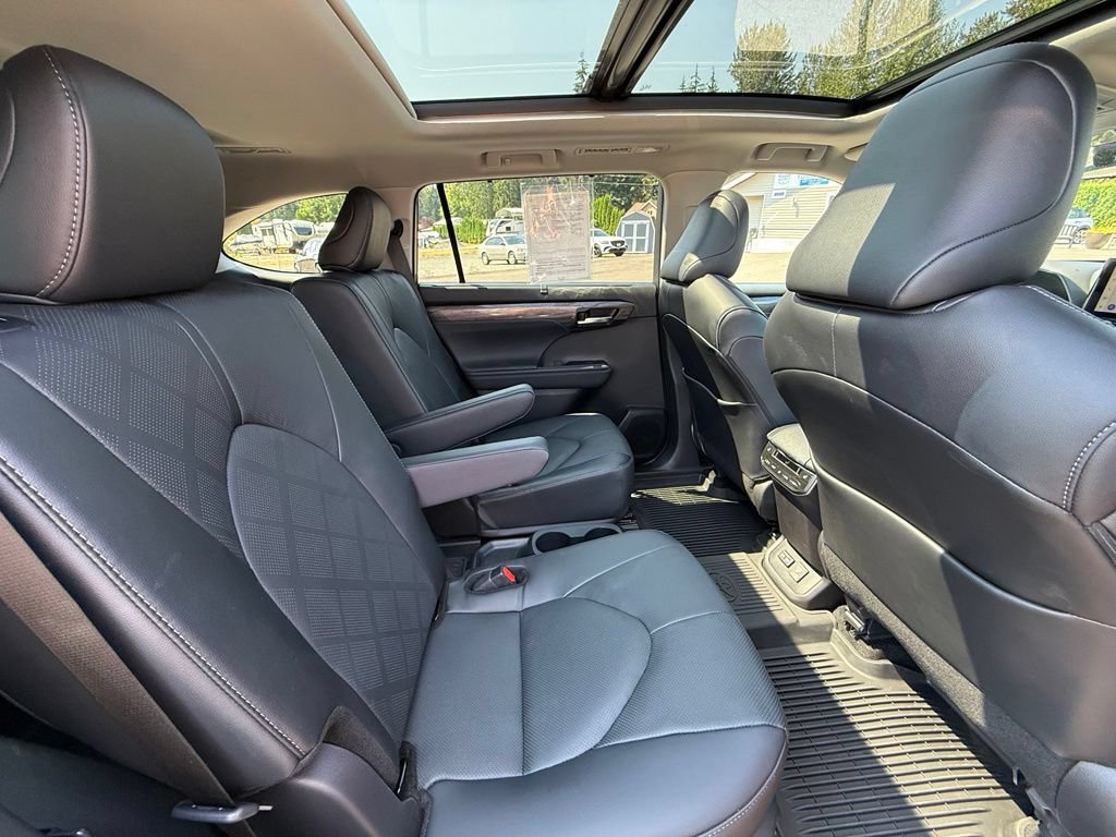 Used 2026 Toyota Highlander Platinum AWD/4WD image 19