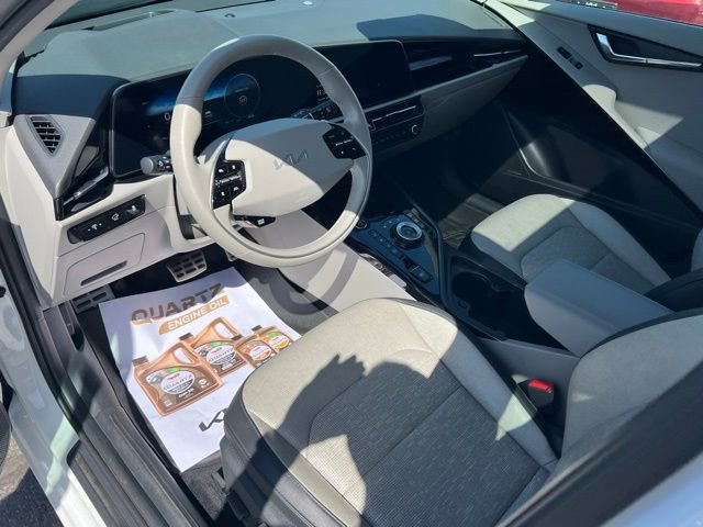 Certified 2024 Kia Niro Wave w/ Wave Preserve Package FWD image 13