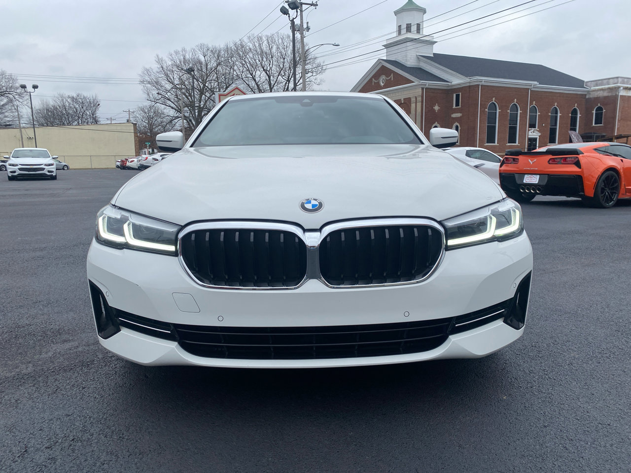 Used 2023 BMW 530i w/ Convenience Package image 2