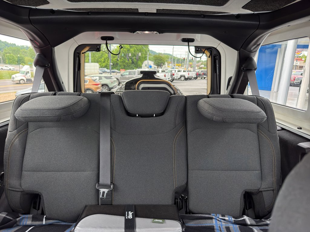 Used 2024 Jeep Wrangler Unlimited Sport AWD/4WD image 7