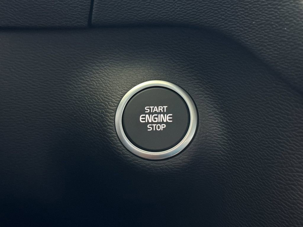 New 2026 Volvo XC40 B5 Plus w/ Climate Package image 22