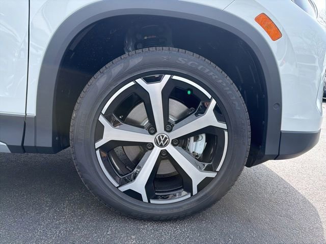 New 2026 Volkswagen Tiguan SE image 9