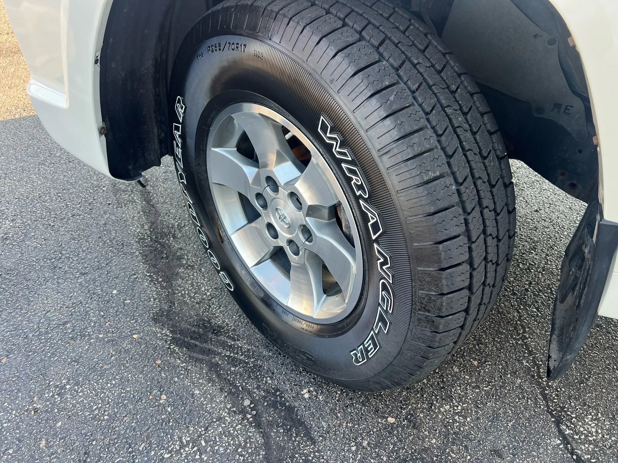 Used 2013 Toyota 4Runner SR5 image 69