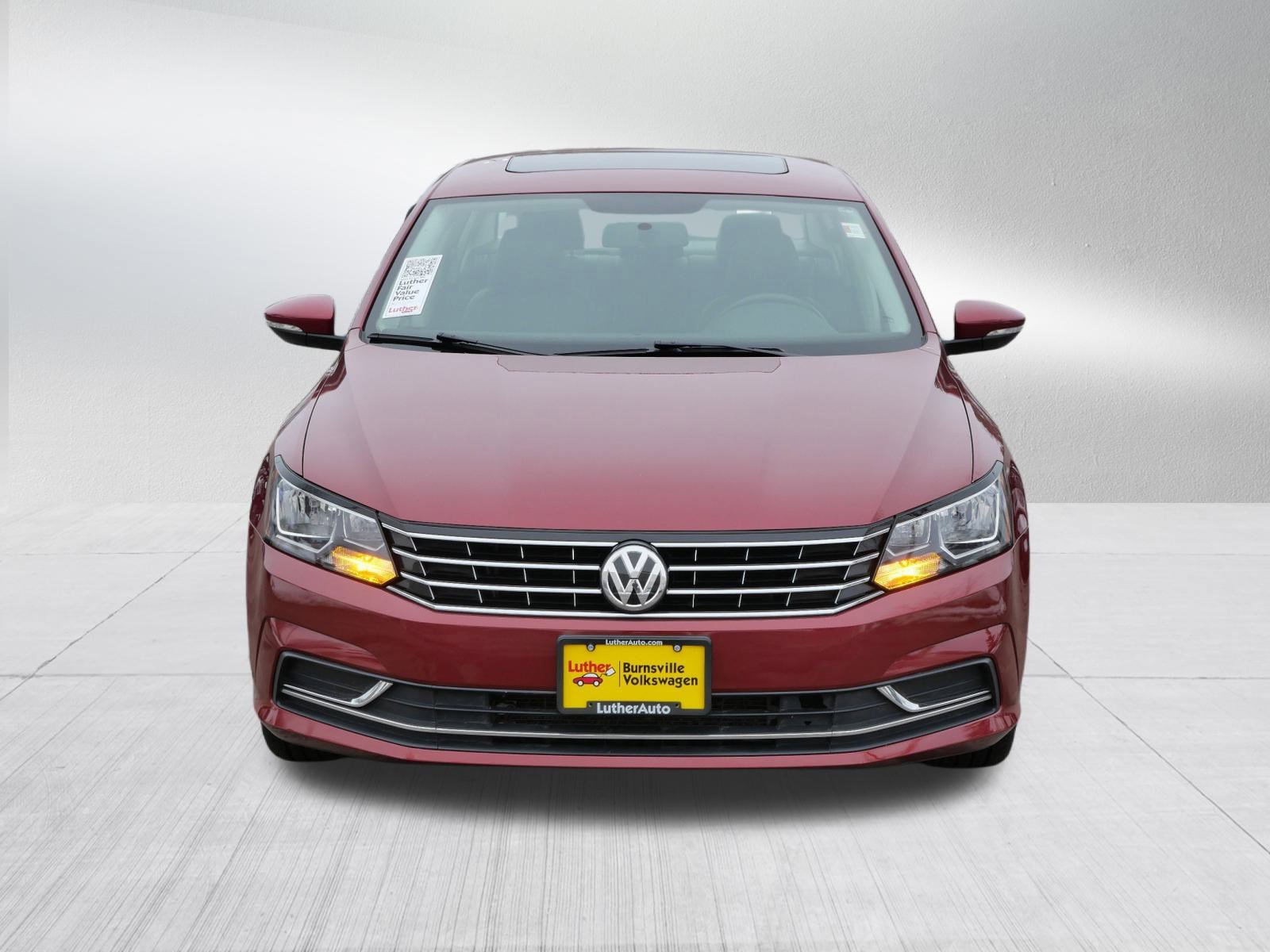 Used 2019 Volkswagen Passat 2.0T Wolfsburg image 2