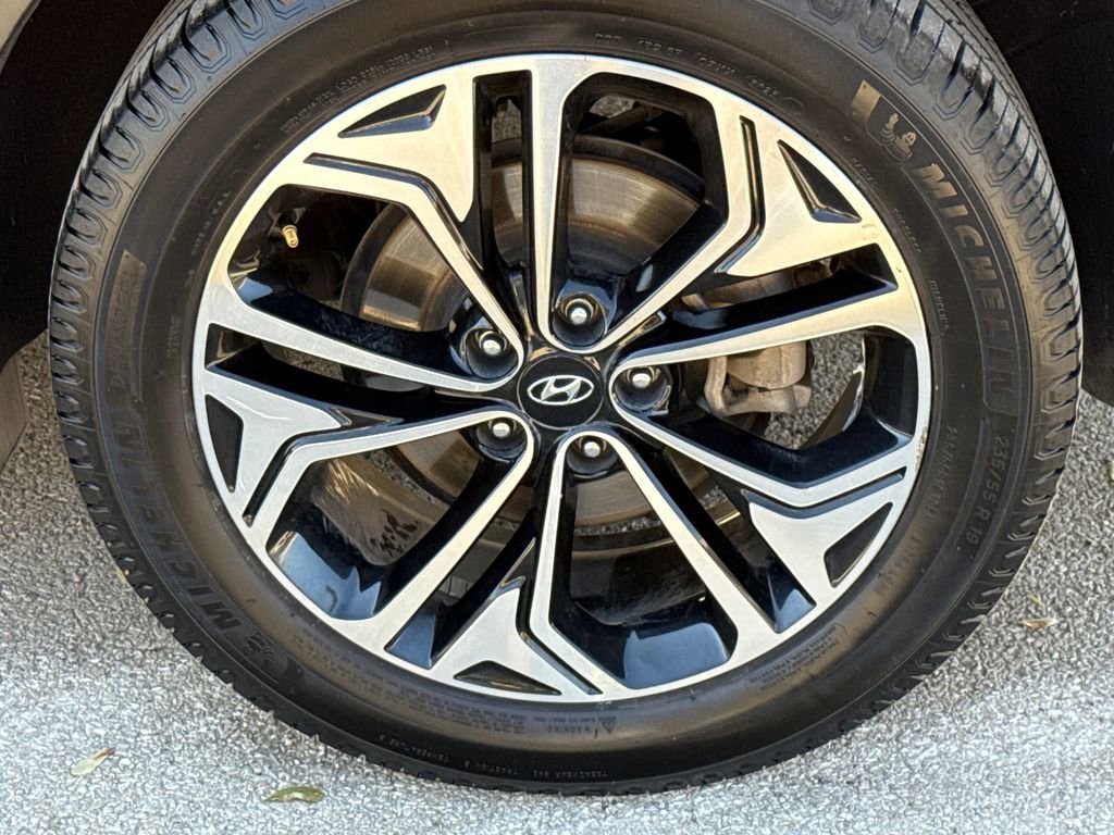 Used 2020 Hyundai Santa Fe Limited image 9