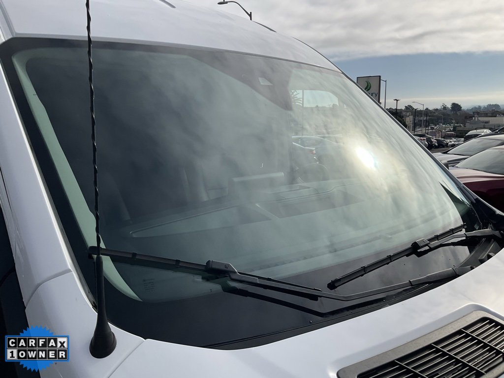 Used 2022 Ford E-Transit Medium Roof image 50