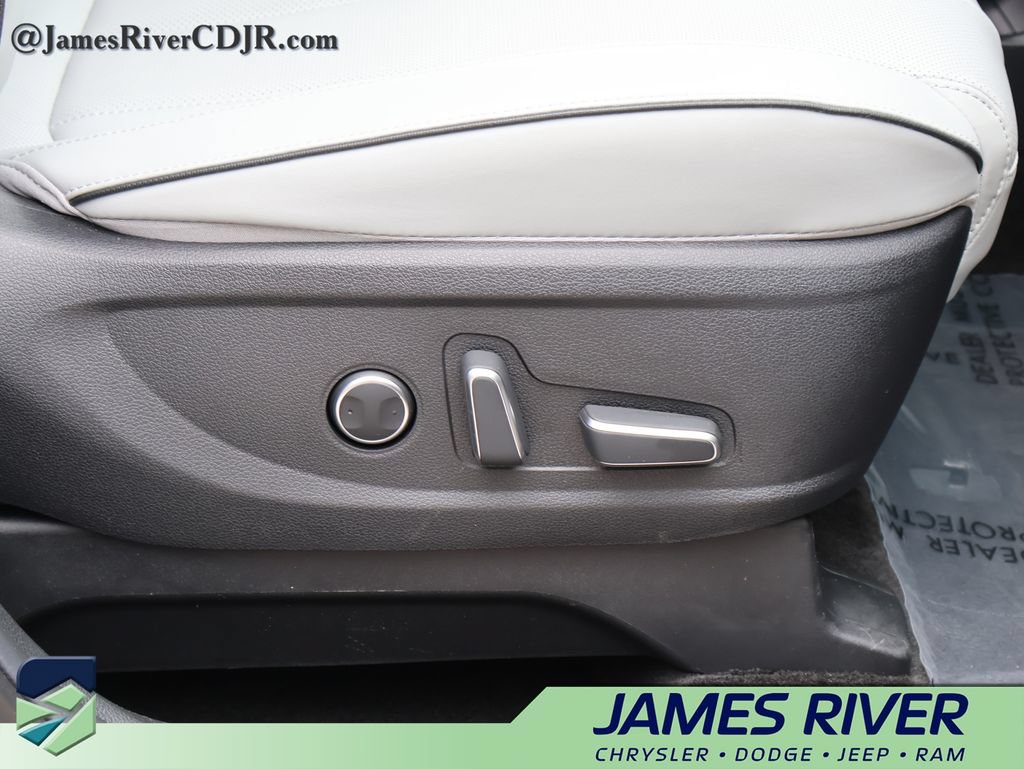 Used 2025 Hyundai Palisade SEL FWD image 10