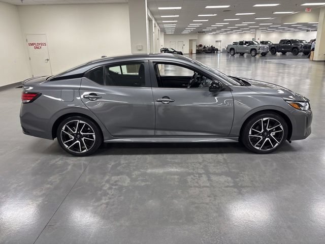 Used 2024 Nissan Sentra SR FWD image 8